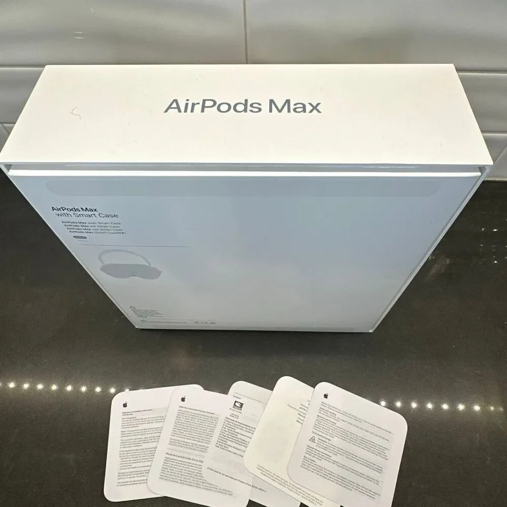 AirPods Max Box